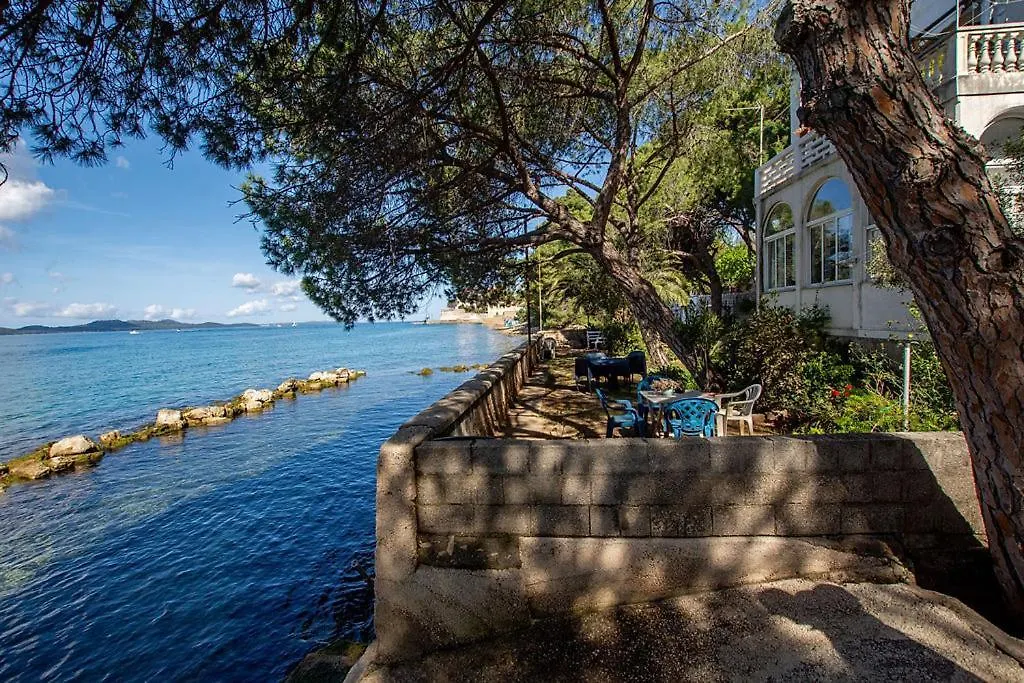 Three Pearls Deluxe Apartment By The Sea 자다르 0*,  크로아티아