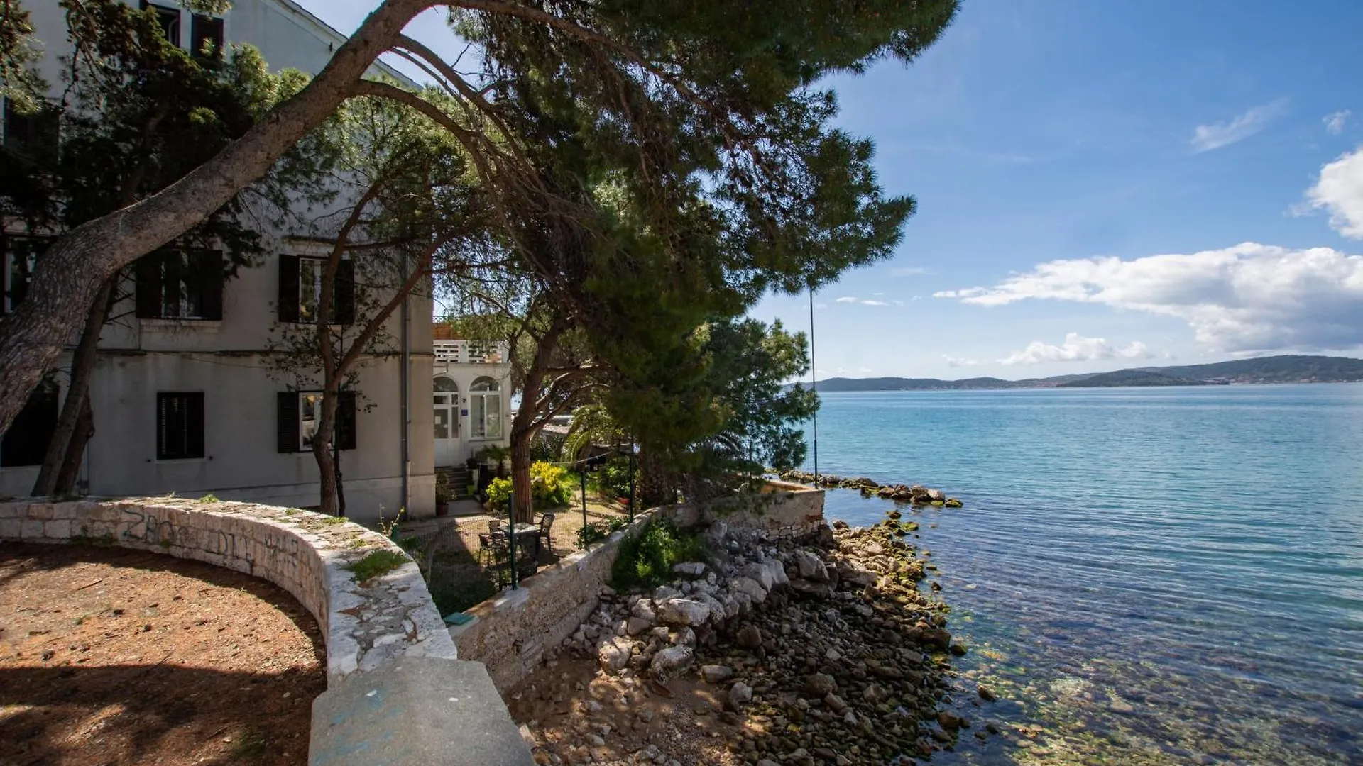 Three Pearls Deluxe Apartment By The Sea 자다르